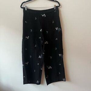 (NWT) Anne Taylor Women's Black Embroidered Mini Floral Hise Rise Pants Size 6